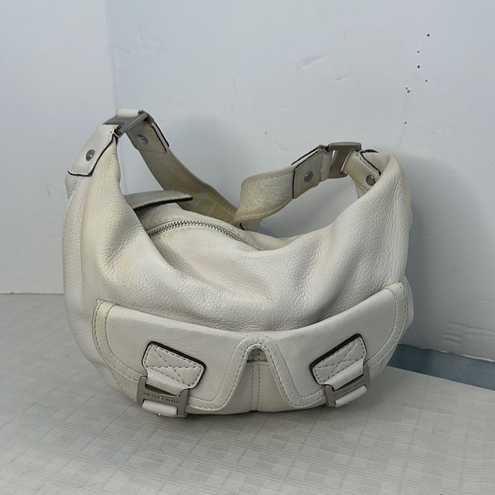 Michael Kors Pebble Leather Off-White Small crescent hobo Bag